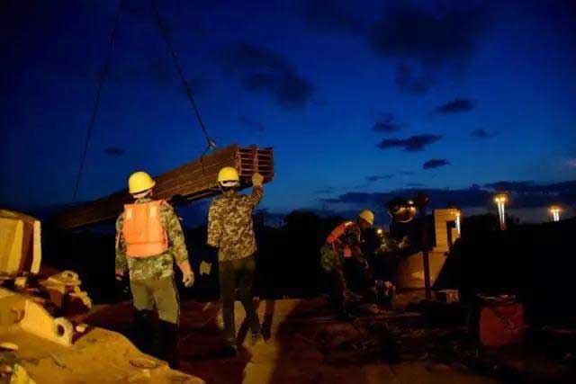 施工現(xiàn)場(chǎng)2.jpg 施工現(xiàn)場(chǎng)2.jpg